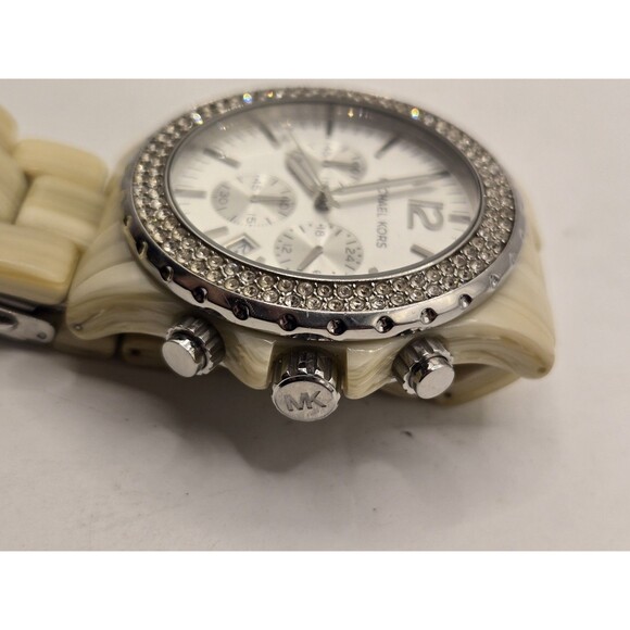 Michael Kors 49mm MK- 5598 Ladies' Watch. Box + Papers. New Battery. 6.25" Band - Picture 15 of 15